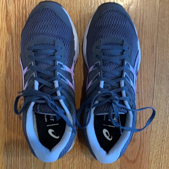 Asics Amplifoam Sneakers - Picture 2 of 8